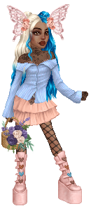 Gosupermodel-Figur mit blond-blauen, langen Haaren und brauner Haut. Sie trägt ein hellblaues Hemd, einen rosa Rock, eine Netzstrumpfhose, große, pinke Stiefel mit Herzen darauf und zwei Schmetterlingsspangen im Haar. In der Hand hält sie einen Korb mit Blumen.